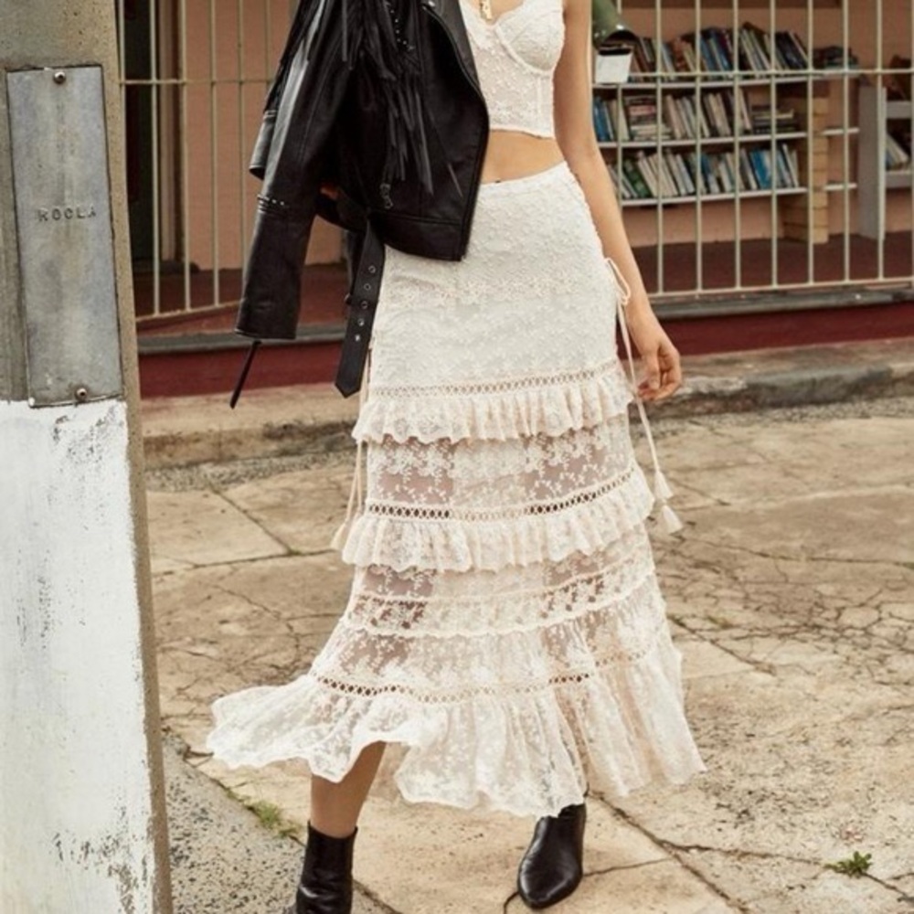 Spell Le Gauze Lace Tiered Skirt